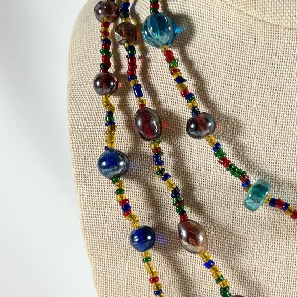 42 INCH OVER THE HEAD ACRYLIC BEAD MULTICOLORED NECKLACE. - Picture 4 of 4